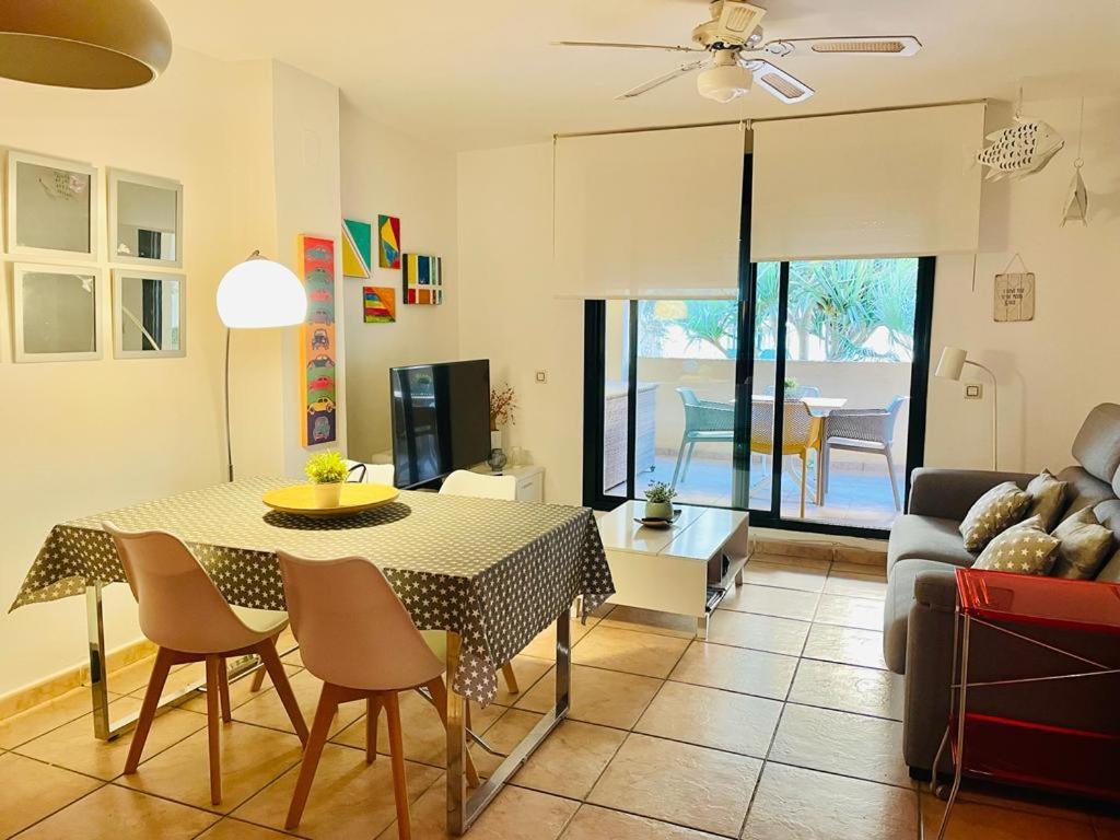 Estupendo Apartamento Urbanizacion Jardines De Zahara. サアラ・デ・ロス・アトゥネス エクステリア 写真