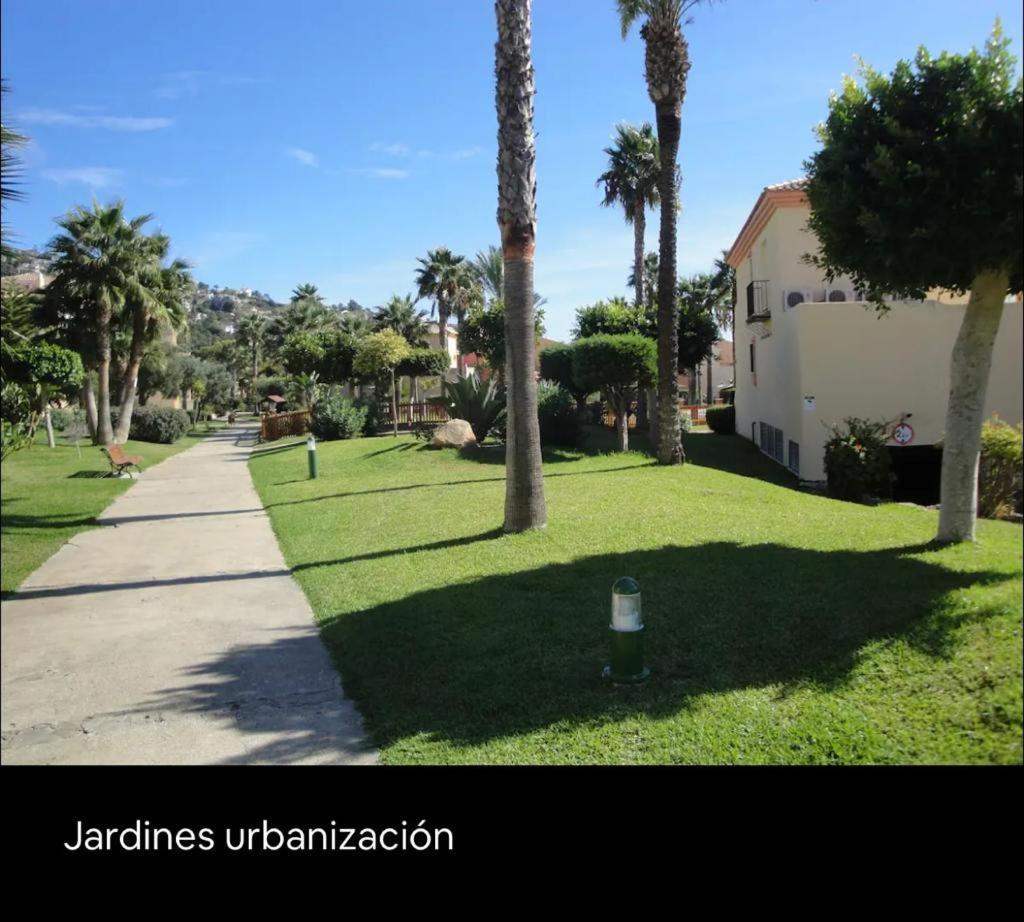 Estupendo Apartamento Urbanizacion Jardines De Zahara. サアラ・デ・ロス・アトゥネス エクステリア 写真