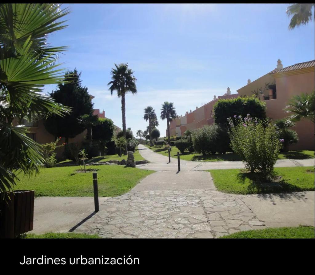Estupendo Apartamento Urbanizacion Jardines De Zahara. サアラ・デ・ロス・アトゥネス エクステリア 写真