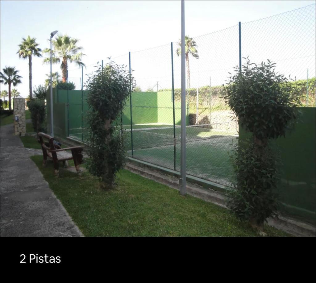 Estupendo Apartamento Urbanizacion Jardines De Zahara. サアラ・デ・ロス・アトゥネス エクステリア 写真